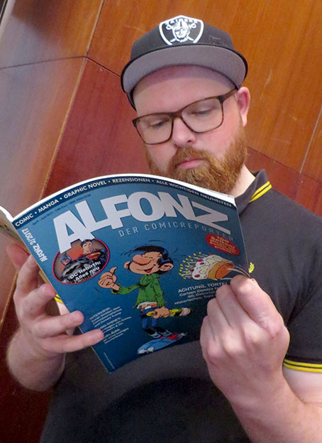Nic Klein liest ALFONZ. Foto © 2017 Edition Alfons