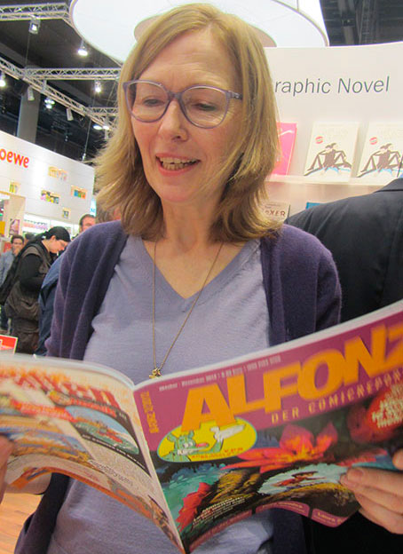Sabine Witkowski liest ALFONZ! Foto © 2012 Edition Alfons